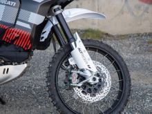 Kryty vidlic Altrider, Ducati DesertX, bílé (1)