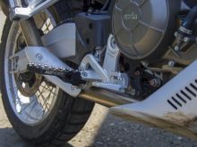Stupačky Altrider Adventure II, Aprilia Tuareg 660, černé (7)